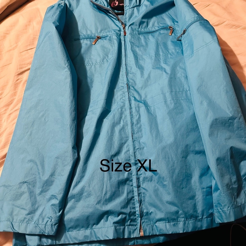 Women’s raincoat size XL